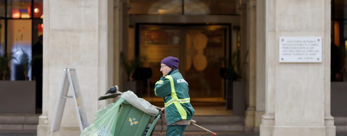 découvrez tout ce qu'il faut savoir sur la sanitation : enjeux, bonnes pratiques et solutions innovantes pour garantir l'hygiène et la santé publique dans tous les environnements.