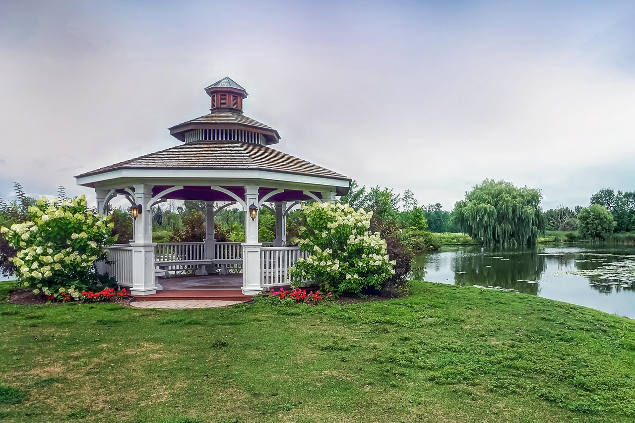découvrez nos pergolas bioclimatiques alliant design moderne et confort optimal, adaptées à toutes les conditions climatiques pour profiter de votre espace extérieur toute l'année.