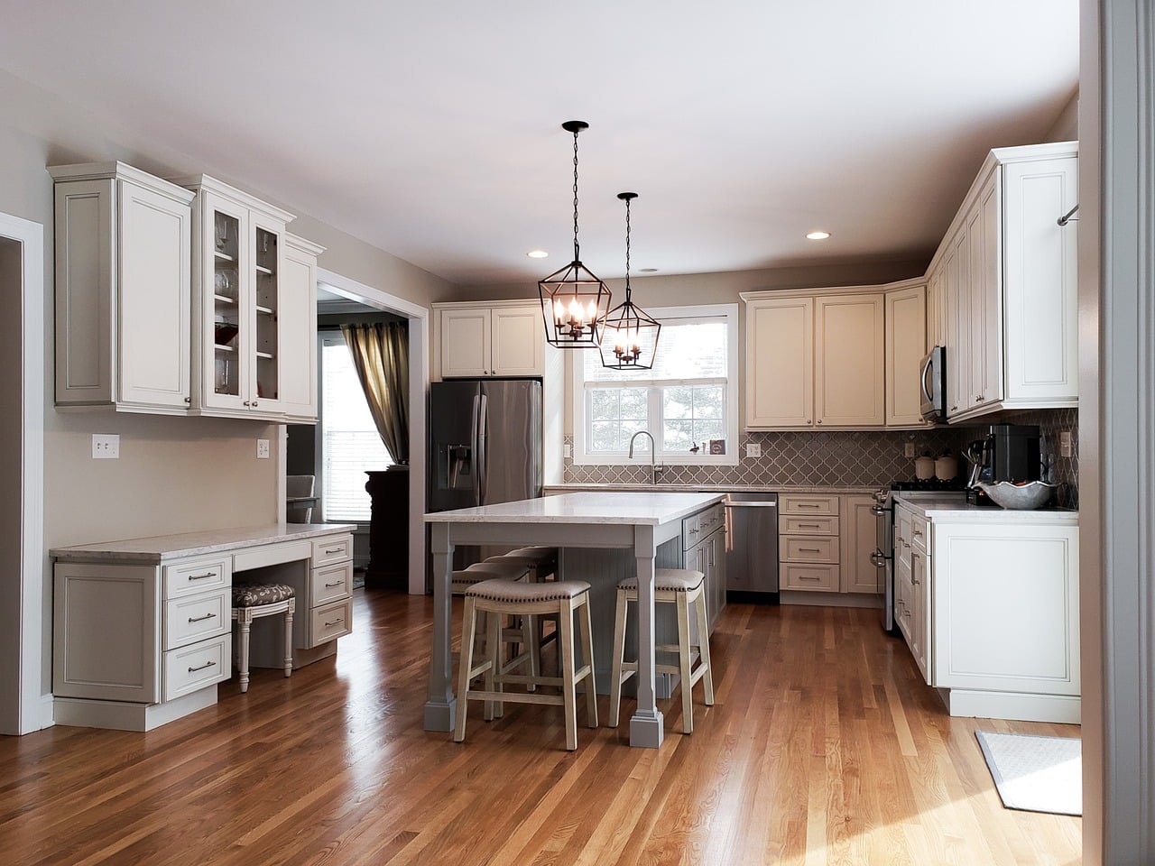 découvrez nos conseils et astuces pour réussir votre rénovation de cuisine, alliant design, fonctionnalité et modernité.